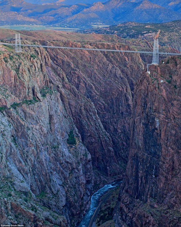 Cầu treo hoàng gia Gorge Suspension ở Colorado