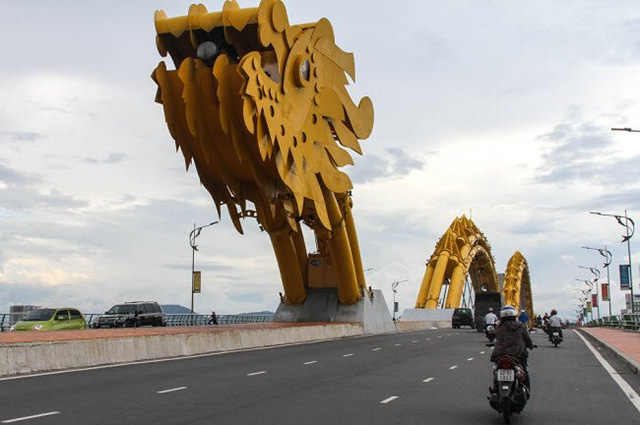 Cầu Rồng Đà Nẵng, Việt Nam