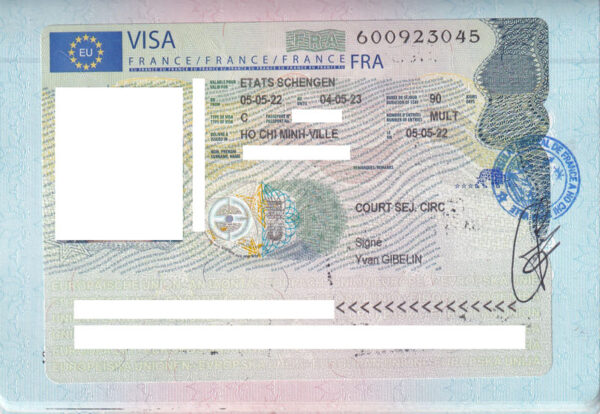 Visa Pháp dán vào hộ chiếu