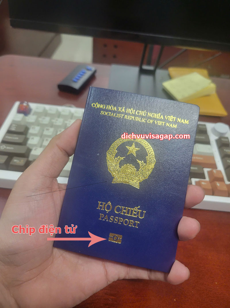 Hộ chiếu Việt Nam có gắn chip điện tử